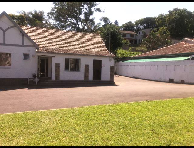 400M² LODGE FOR SALE IN PARK HILL